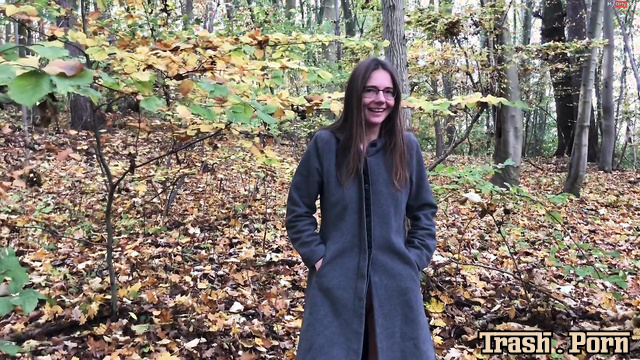 KarinaHH – Schlppchen zum Muschi dehnen und Reinpissen Userwunsch