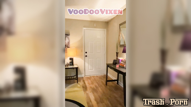 VoodooVixen - Starburst’s Diarrhea Splatters The Floor