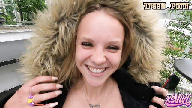 xsVivi – Zum ersten Mal vor der Kamera gepisst