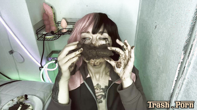 I PLAY with TOYS how I want with DirtyBetty