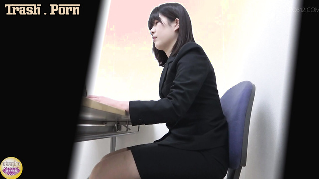 SL-622 便秘突破 トイレ長居女の全力イキみ大便 Woman Defecates in the Toilet Part 5