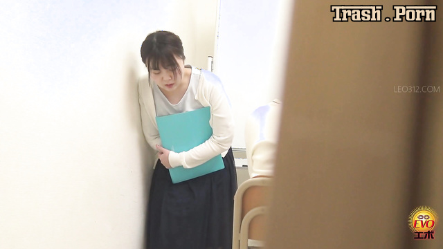 EE-770 公共の場での興奮した下痢 Exciting Diarrhea in Public Part 5