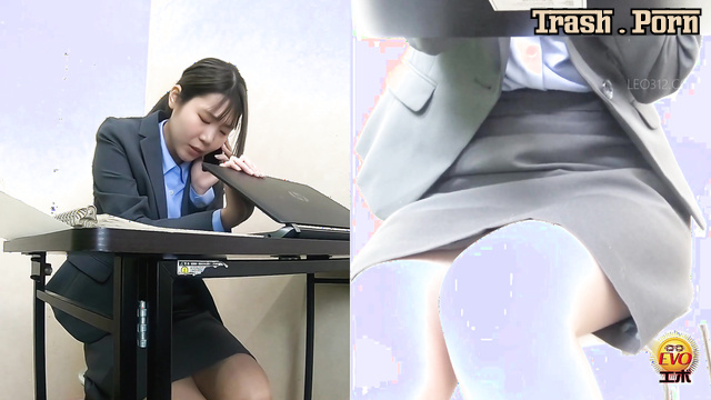 EE-770 公共の場での興奮した下痢 Exciting Diarrhea in Public Part 4