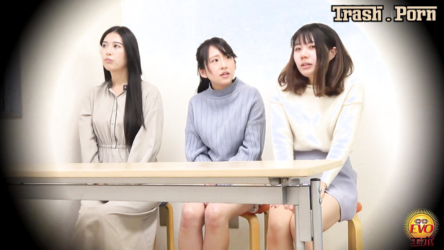 EE-766 絵画のレッスン中に美しいモデルがおしっこをする Beautiful Models Pee Part 3
