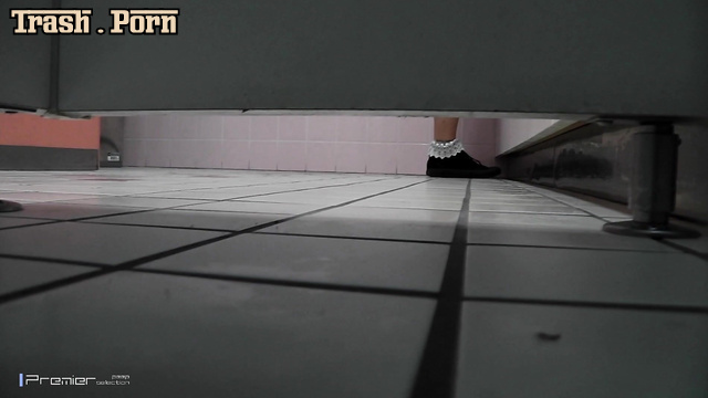 BFJP-68 Shitting and Pissing Uncensored 放尿・放尿溝トイレ無修正 HD