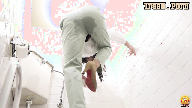 EE-765 隠しカメラ 禁断の失禁 Hidden Camera Forbidden Incontinence Part 5
