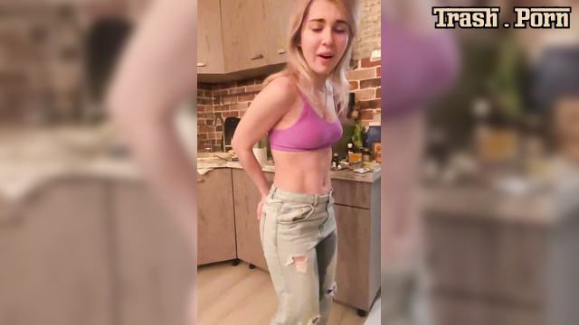 Misty Phoenix – Accidentally peeing and pooping in my jeans