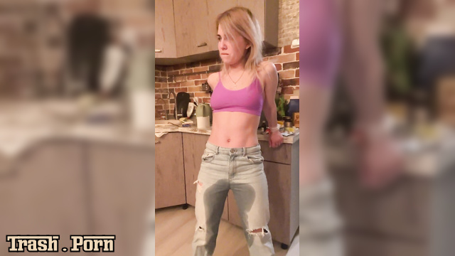 Misty Phoenix – Accidentally peeing and pooping in my jeans