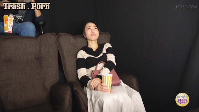 SL-610 映画上映中のトイレ大便 Toilet Shitting During a Movie Screening Part 4