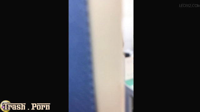 SL-608 スポーツバイブで放尿トレーニング Urination Training with a Sports Vibrator Part 3