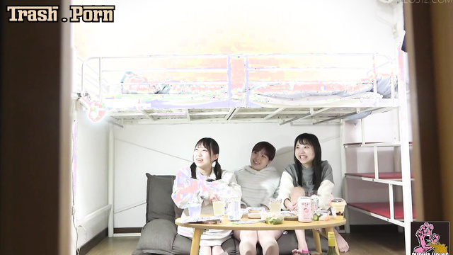 PGFD-095 猥褻で酔った嘔吐物を着た女性のグループ in Obscene and Drunken Vomit Part 2