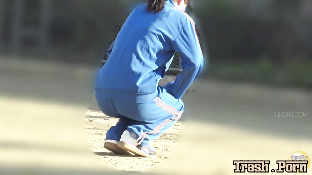 SL-615 運動部隠撮ダッシュおもらし Sports Club Hidden Camera Dash Peeing Part 4