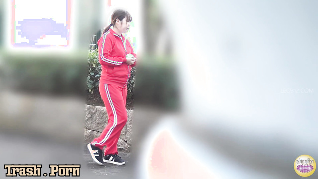 SL-615 運動部隠撮ダッシュおもらし Sports Club Hidden Camera Dash Peeing Part 3
