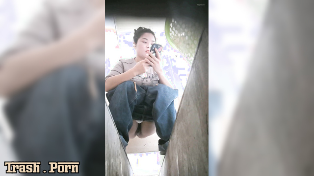 BFJP-22 トイレを盗撮した隠しカメラ Hidden Camera Spying on the Toilet Uncensored HD