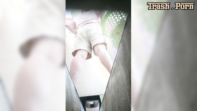BFJP-22 トイレを盗撮した隠しカメラ Hidden Camera Spying on the Toilet Uncensored HD