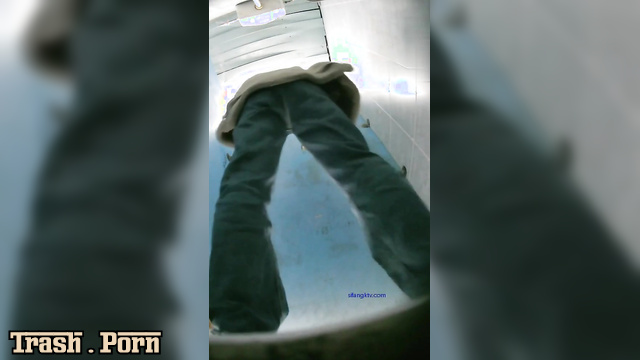 BFJP-31 トイレの排泄と放尿の盗撮無修正 Toliet Shitting and Pissing Uncensored