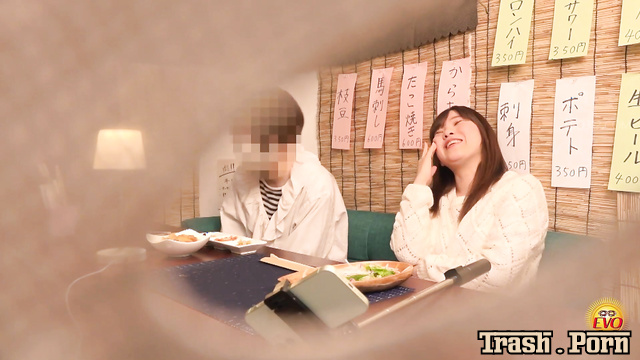 EE-745 泥酔女子トイレ うんちが散乱 Drunk Girl’s Toilet – Poop Scattered Everywhere Part 1