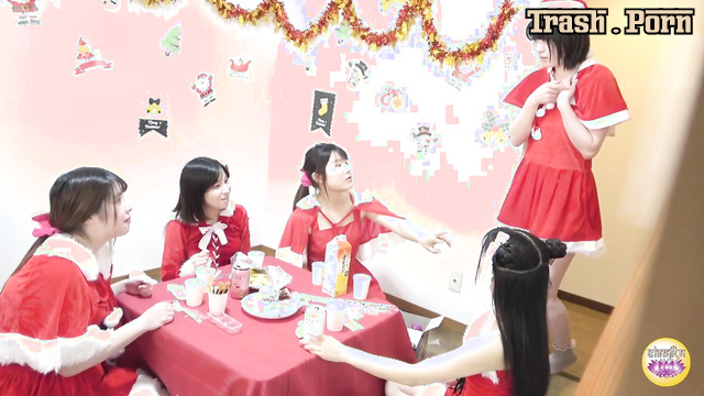 SL-604 クリスマス暴走集団おしっこパーティー Christmas Gang Pee Party Part 3