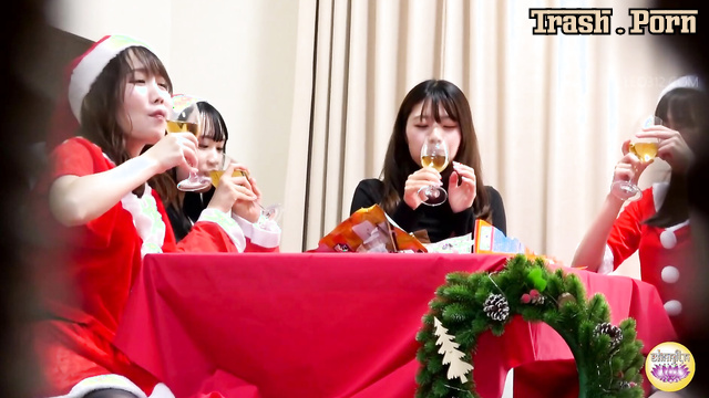 SL-604 クリスマス暴走集団おしっこパーティー Christmas Gang Pee Party Part 2