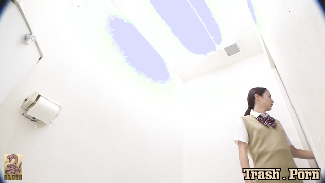 SR090 6 viewing angles of beautiful japanese schoolgirls farting and pooping on toilet. VOL. 3 Part 1