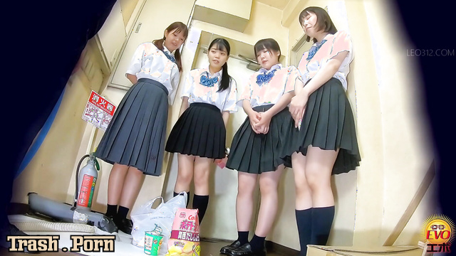 EE-743 Peeing in one Bottle, Filmed by Hidden Camera Part 3