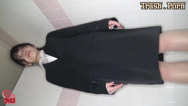 FF-640 カメラに向かって脱糞 OL Defecation on Camera Office Ladies Part 5