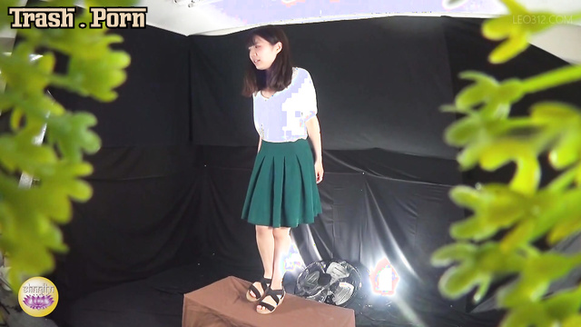 SL-596 写真撮影でおしっこをするモデルたち Models Pee at a Photo Shoot Part 4