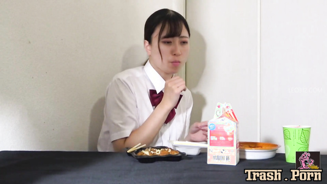 PGFD-092 自分の嘔吐物で吐いたり自慰行為をしたりする Puking and Masturbating in Own Vomit Part 6