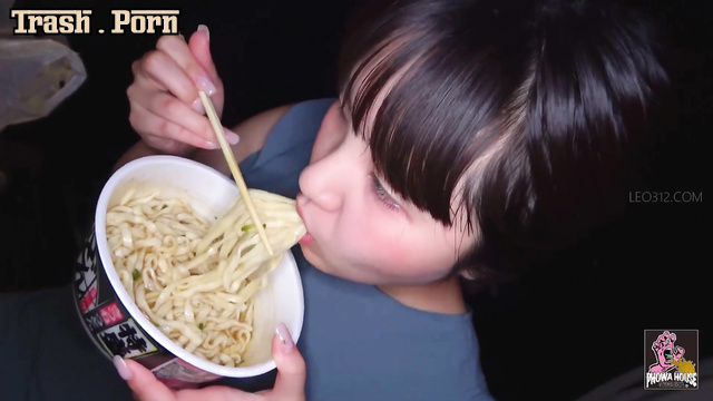 PGFD-092 自分の嘔吐物で吐いたり自慰行為をしたりする Puking and Masturbating in Own Vomit Part 4