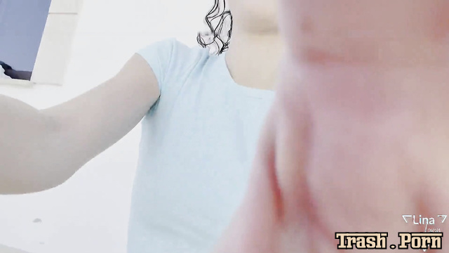 LinaLynn – NS Alarm Behaarte Pussy pisst Terrasse voll