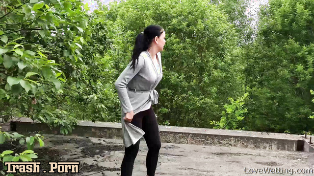 LoveWetting - Bonus with Snow White Julia Parker