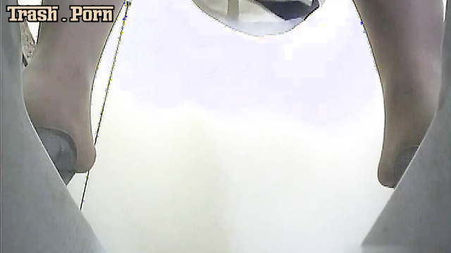 BFJP-92 無修正の日本のトイレでおしっこやうんちをする Uncensored Japanese Toilet Peeing or Pooping