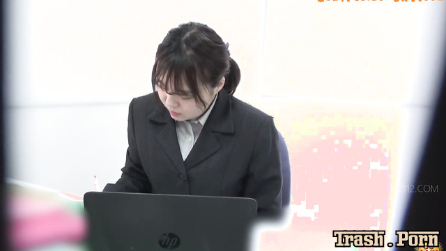 EE-777 OLのトイレに行く Going to the Office Lady’s Toilet HD