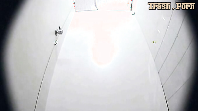 BFJP-98 日本のトイレでおしっこやうんちをする Japanese Toilet Peeing or Pooping