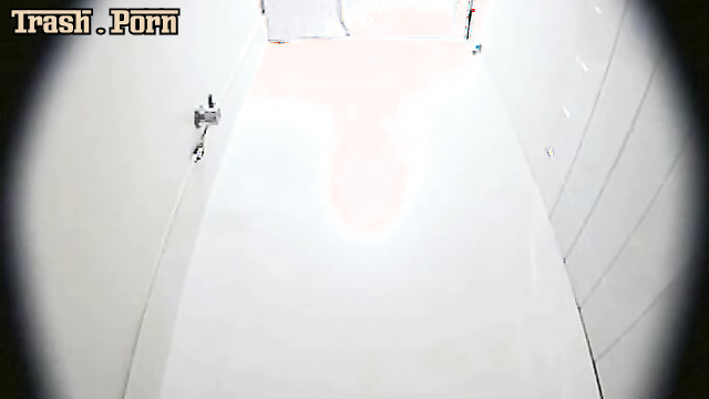 BFJP-98 日本のトイレでおしっこやうんちをする Japanese Toilet Peeing or Pooping