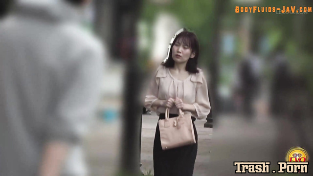 EE-775 公衆トイレのマンコから狂った小便が漏れる Crazy Piss Leaking From Pussy in Public Toilet HD