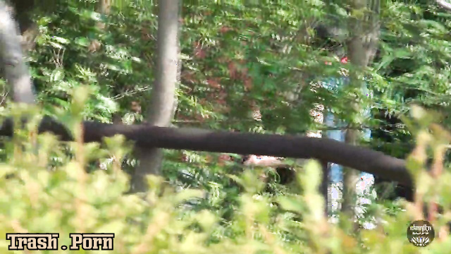 DYHG-01 Pissing 幼女狩り　隠撮排泄現場　1 シャリラ Outdoor Excretion Part 2