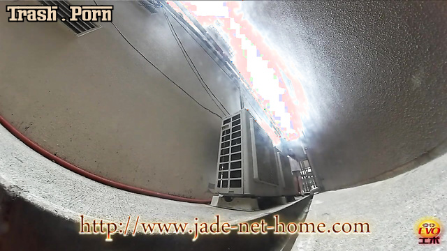 EE-114 3カメ盗撮 路地裏WIDE野ション Golden Showers Peeing In Public Part 1