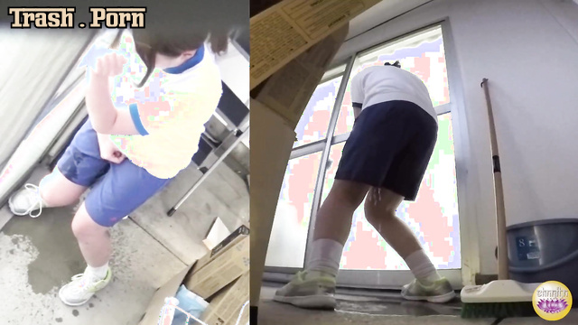SL-214 第4弾！ 家庭内隠撮 不測の事態！トイレ足止めおしっこ漏らし Golden Showers 女子校生 School Girls Part 3