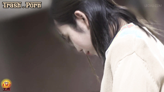 EE-565 パンティーの哀れな排便 Pitiful Bowel Movement in Panties Part 2