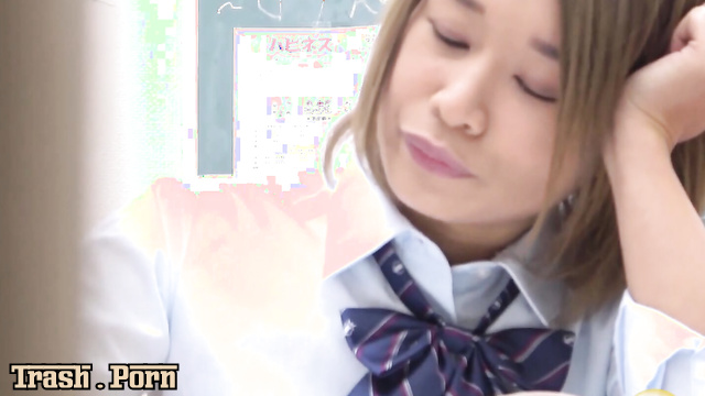 SL-438 The Toilet Overflowed with Urine. Disgusting Urination Voyeur Part 4