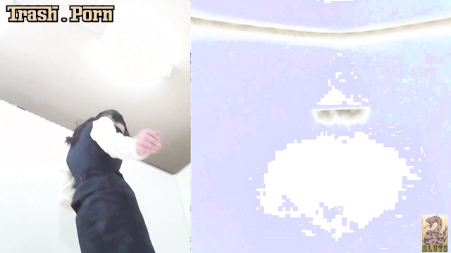 SR056 おならとトイレの上にうんち Farting and Pooping Toilet Part 2
