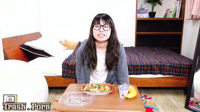 JG-470 Amateur Shitting Everyday Life and Poops Part 1