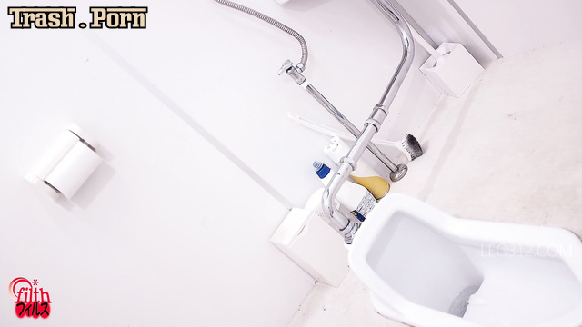 FF-390 Shit Restroom That Woman is Appropriate for Eyes