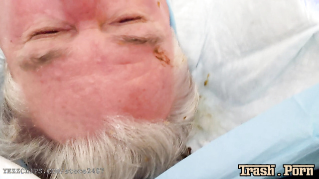 Her gray-haired pig learns new tricks, it is so cute