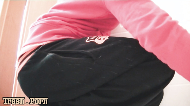 Hard close-up of poop, enjoy babe / MiaRoxxx solo tape