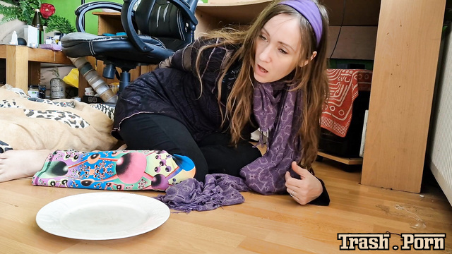 She thinks pooping is erotic, but it's not / Kitty Skatt