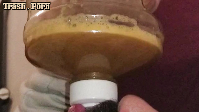 Barmaid uses immersion blender for shit and pee, close up SSBBW Queen Siya