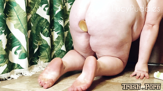 Big shit from her huge and stinky ass / LucyPuddles