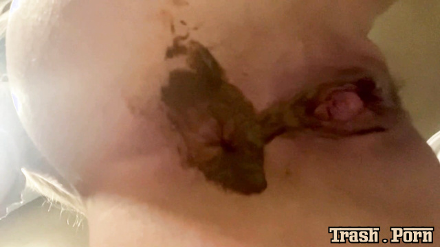 You always waits for her poop, solo scene with thefartbabes